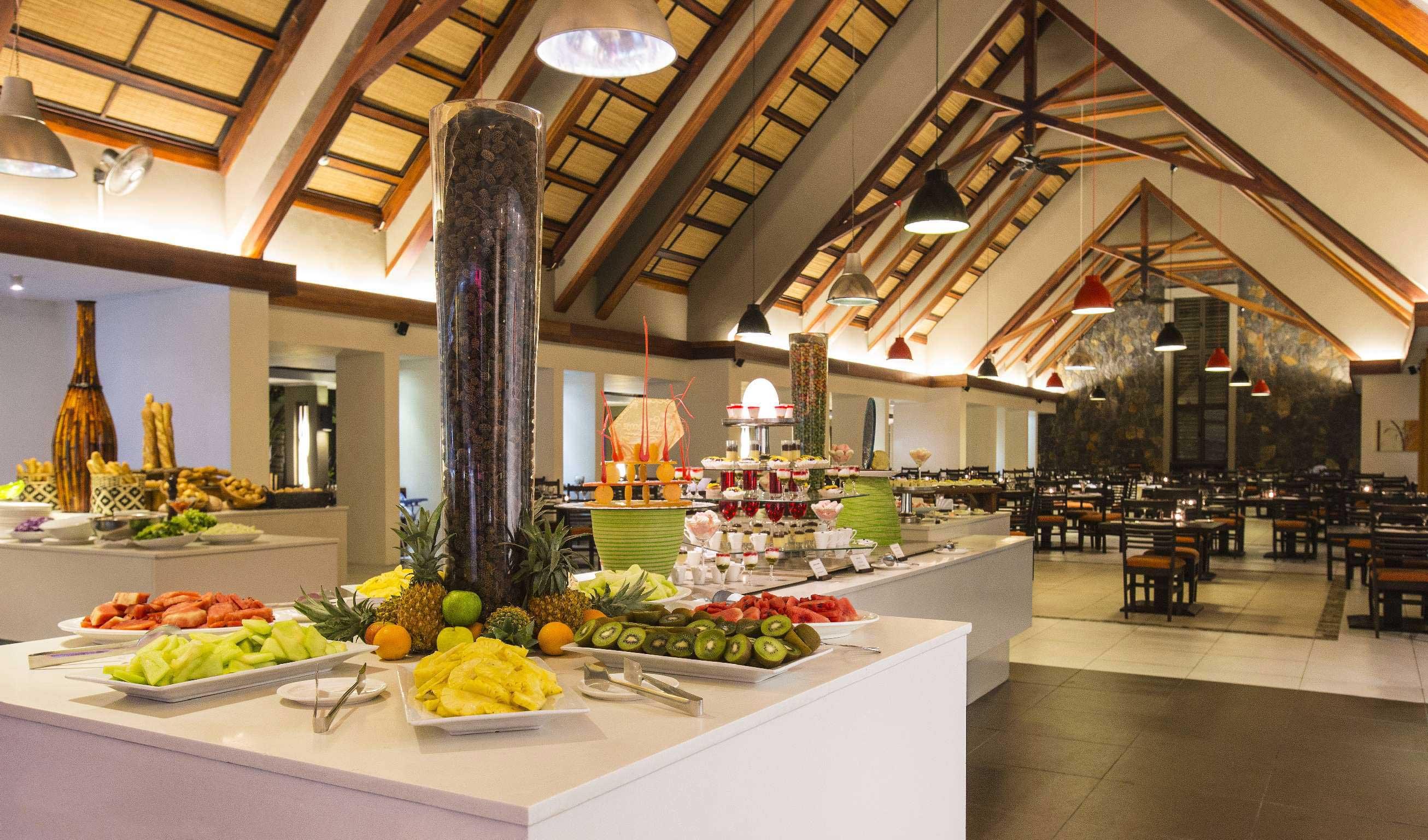 Crystals Beach Resort Belle Mare, A Member Of Radisson Individuals Palmar Exterior foto