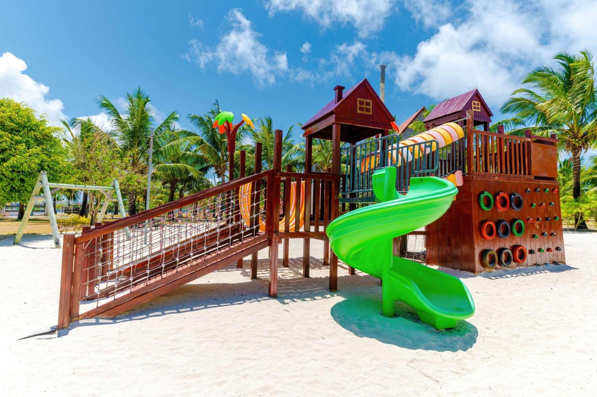 Crystals Beach Resort Belle Mare, A Member Of Radisson Individuals Palmar Exterior foto