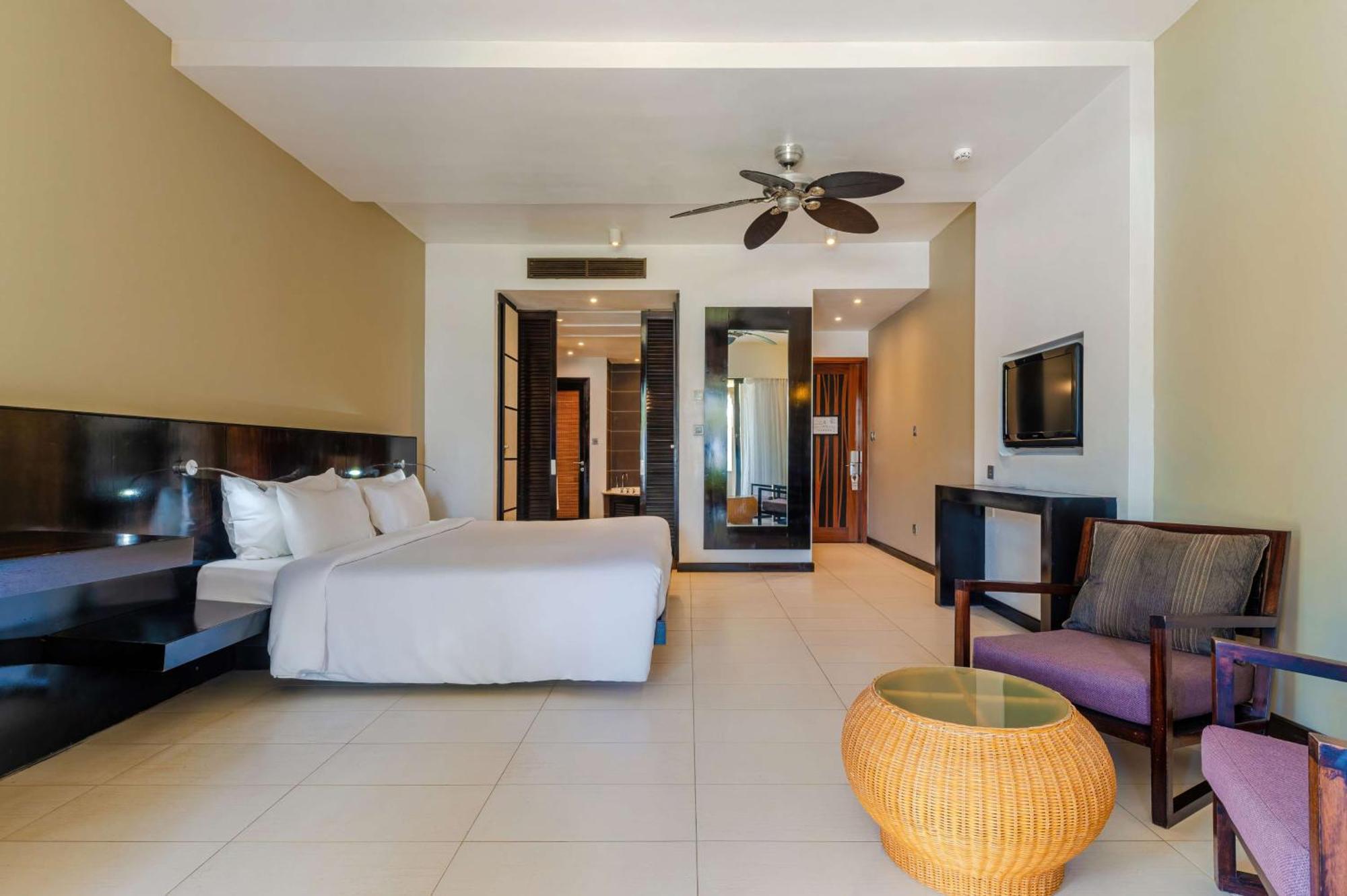Crystals Beach Resort Belle Mare, A Member Of Radisson Individuals Palmar Exterior foto