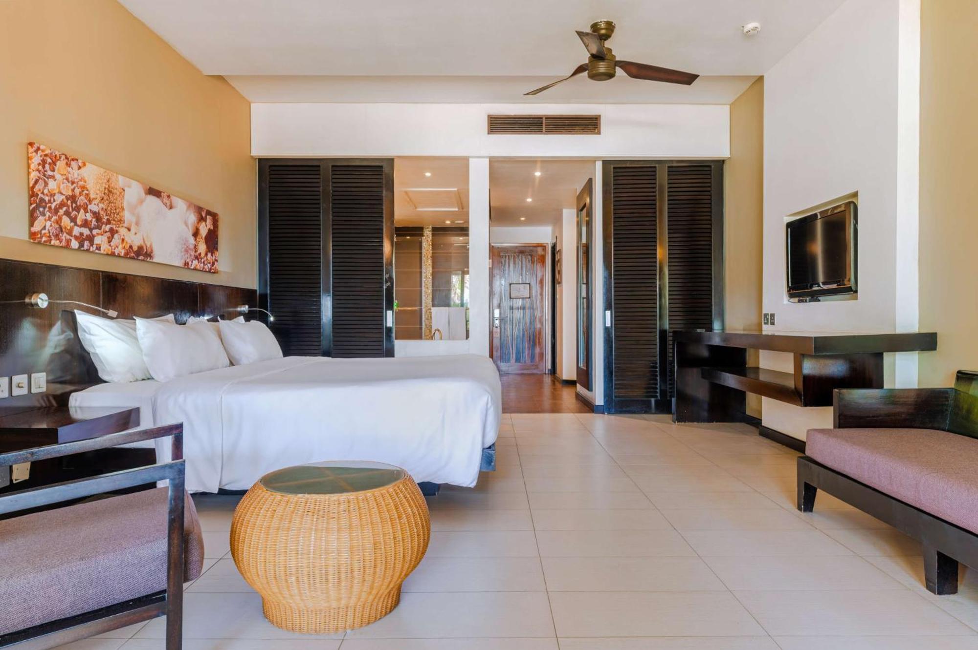 Crystals Beach Resort Belle Mare, A Member Of Radisson Individuals Palmar Exterior foto
